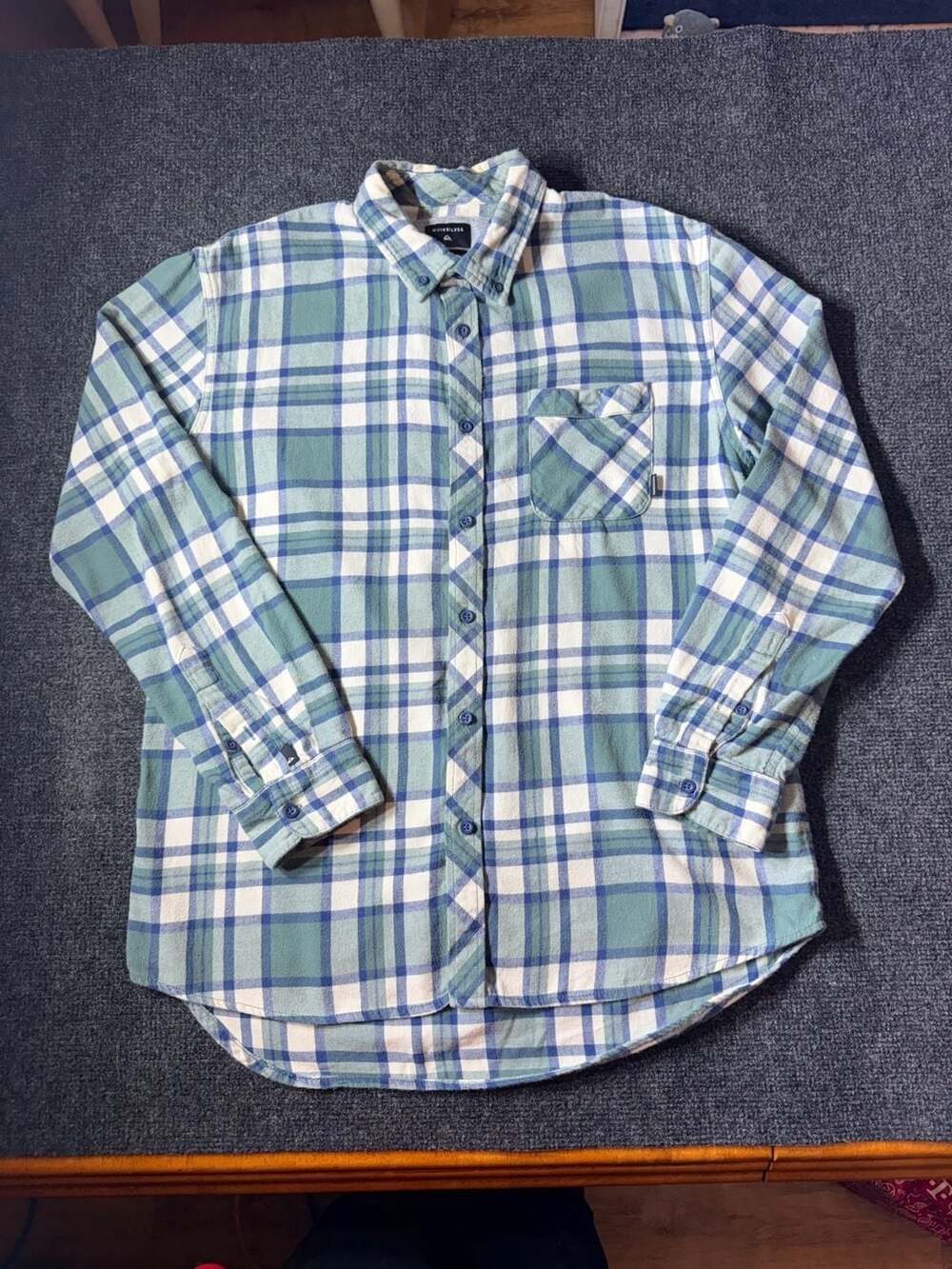 Quiksilver Men's Green and Blue Plaid Regular Fit Flannel Shirt Size L